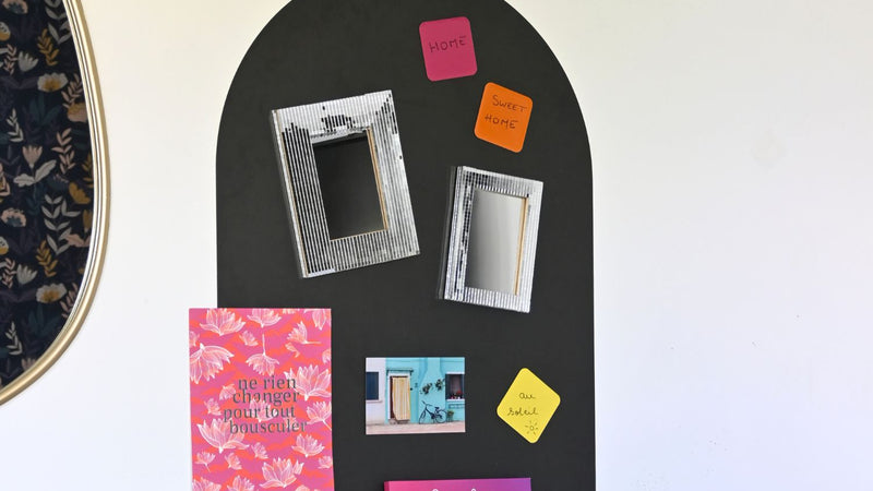 Miroir disco sur papier peint magnétique