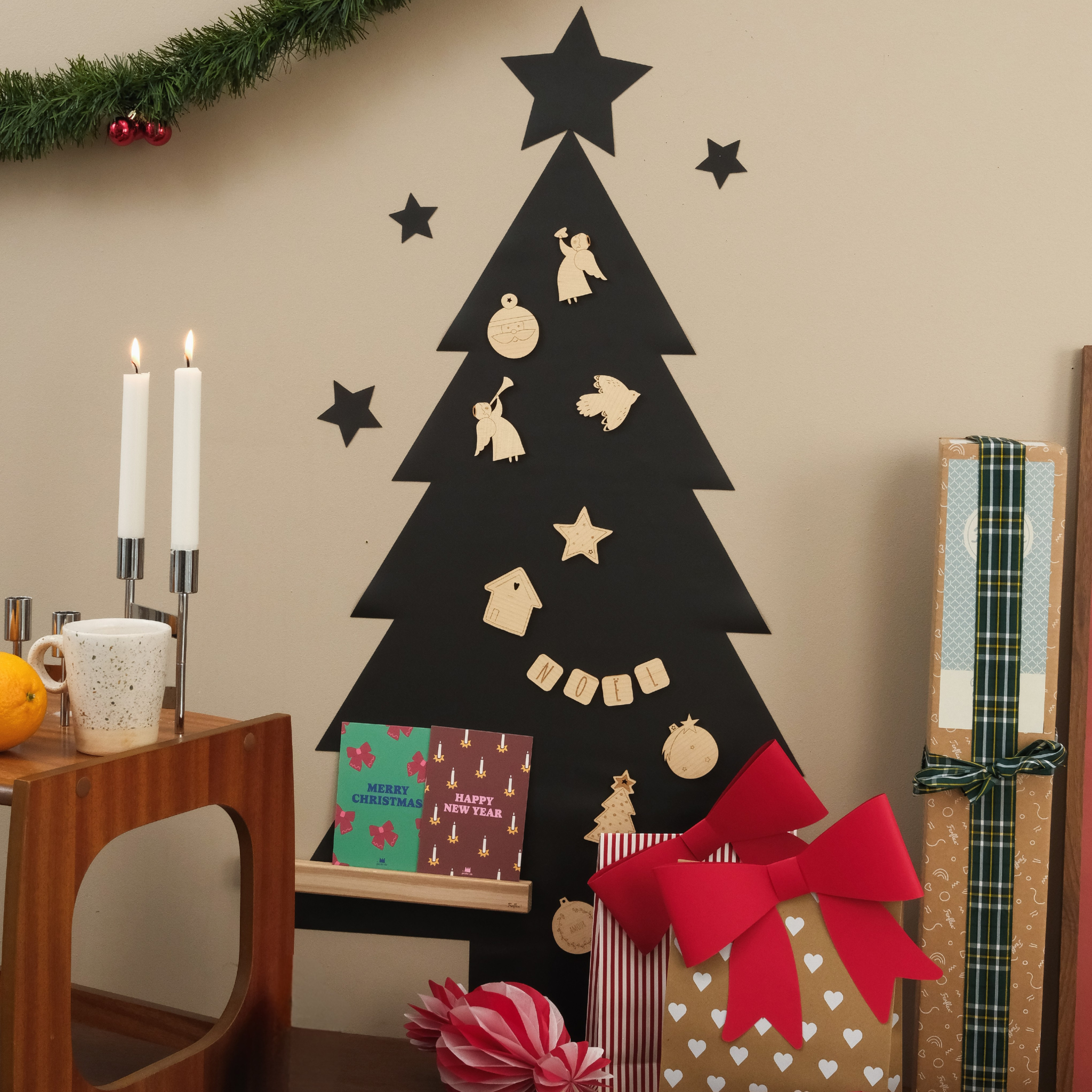 Tableau magnétique sapin de Noël et ses décorations magnétiques en bois