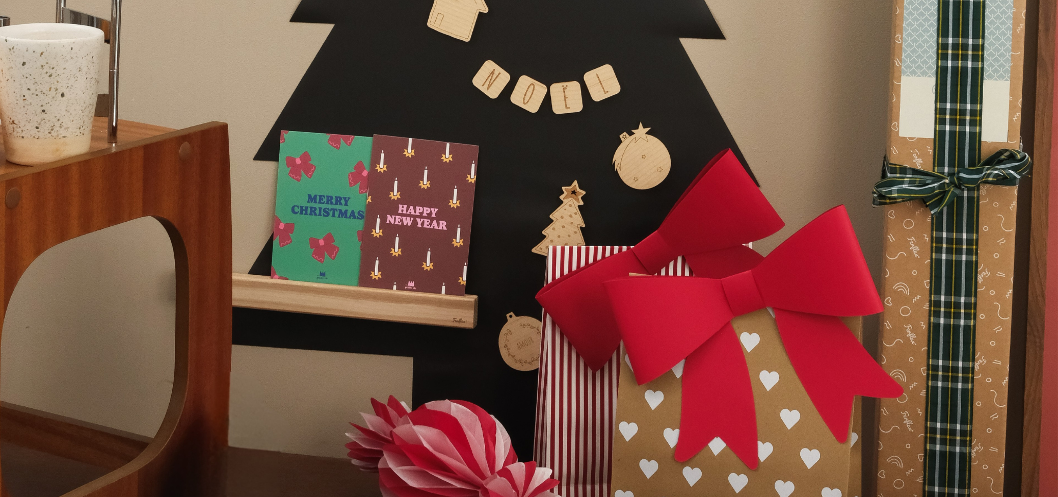 Tableau magnétique sapin de Noël et ses magnets décoratifs en bois