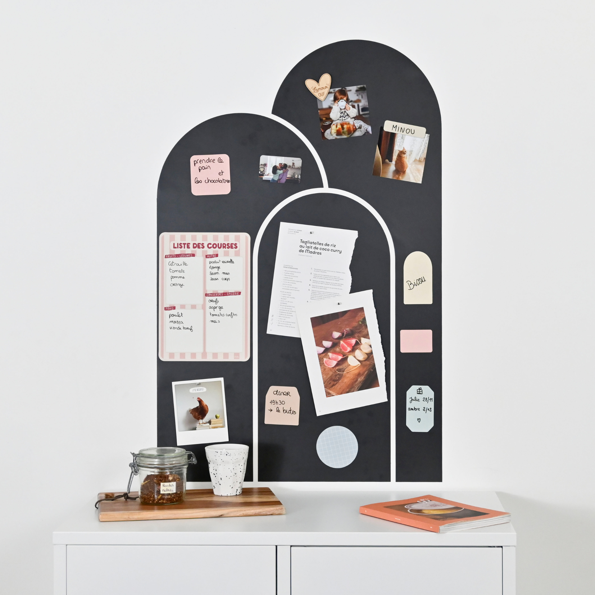 Tableau magnétique Trio d’Arches Ferflex avec recettes, photos et listes, déco murale pratique pour cuisine et bureau