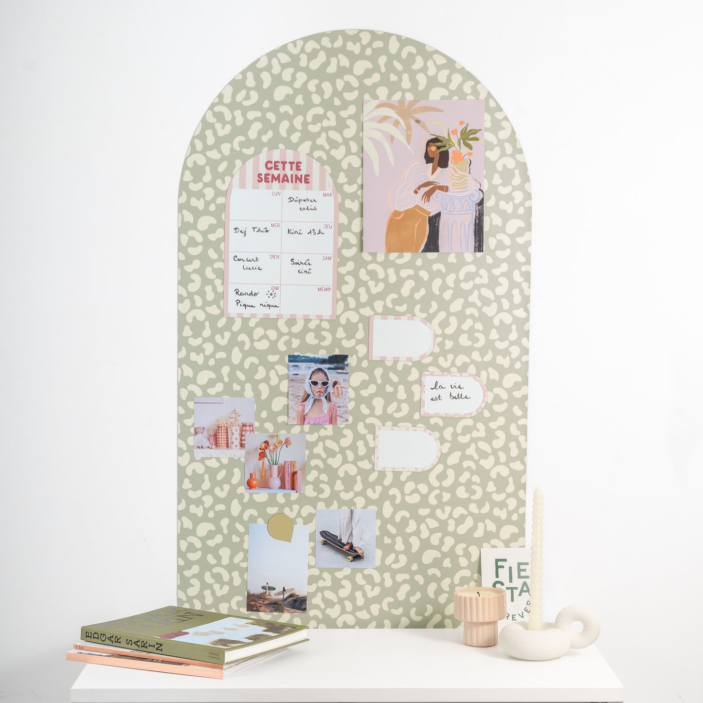 Tableau magnétique mural imprimé léopard vert avec planning hebdomadaire aimanté, pense-bêtes magnétiques et photos